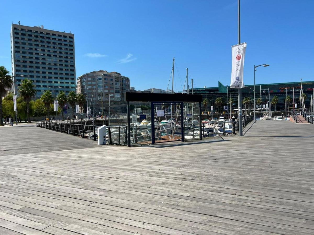 Hotel Casa Flotante En El Puerto De Vigo - Different Charter Extérieur photo