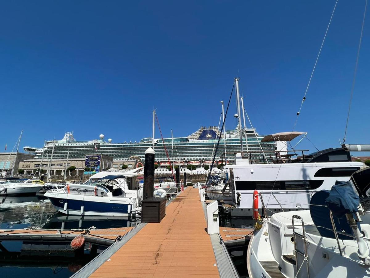 Hotel Casa Flotante En El Puerto De Vigo - Different Charter Extérieur photo